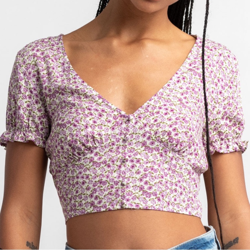 Full Tilt Ditsy Floral Crop Top Baby Tee Blouse